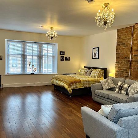 אייר The Bards Loft, Large Studio Apartment מראה חיצוני תמונה